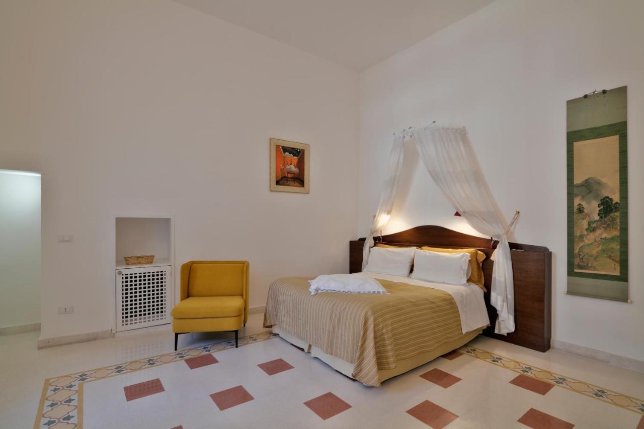 Palazzo Rollo Bed & Breakfast Lecce Exterior photo